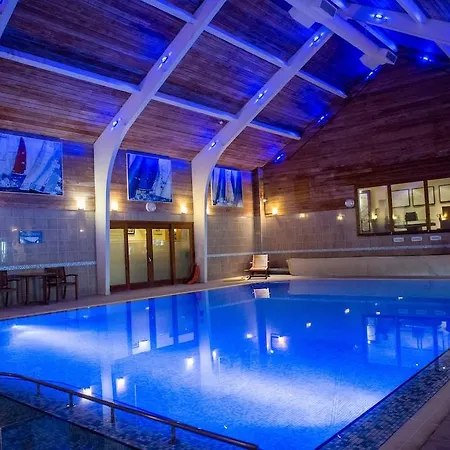 North Lakes And Hotel 4*