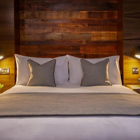 Hotel North Lakes And 4*