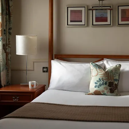 North Lakes And Hotel 4*