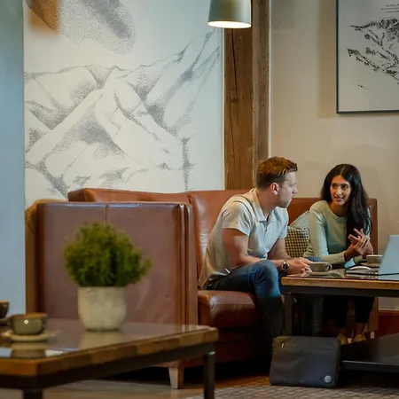 North Lakes And Szálloda