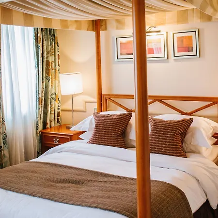 Hotell North Lakes And 4*