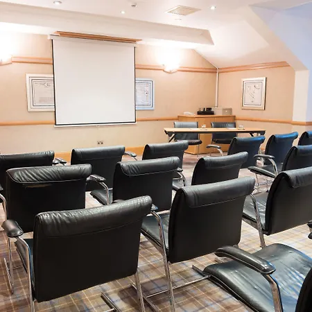 North Lakes And Hotel 4*