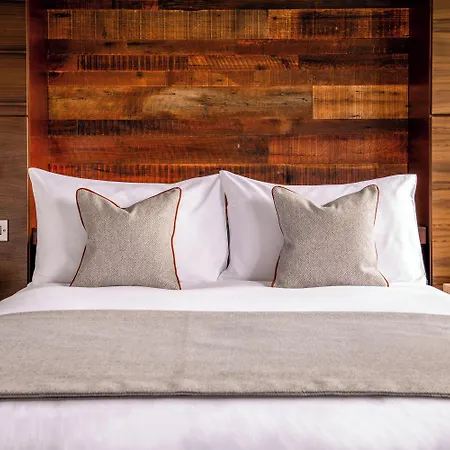 North Lakes And 4*