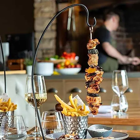 North Lakes And Hotel 4*