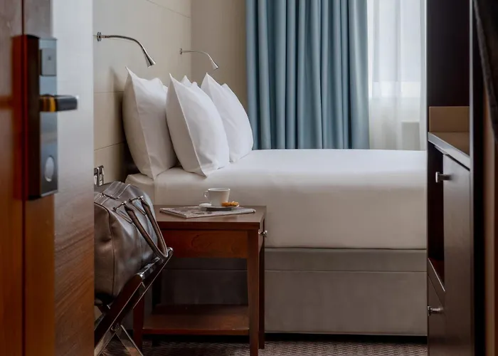 North Lakes And فندق