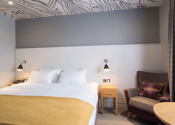 North Lakes And 4* Penrith