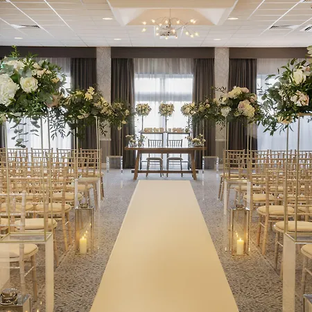 Hotel North Lakes And 4*