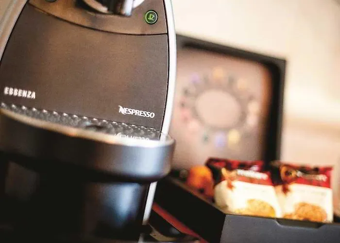 North Lakes And Hotel