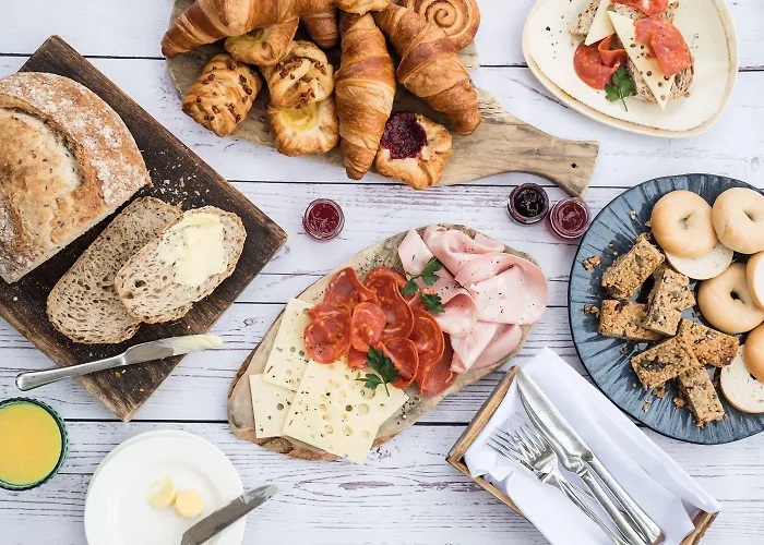 North Lakes And Hotel 4*