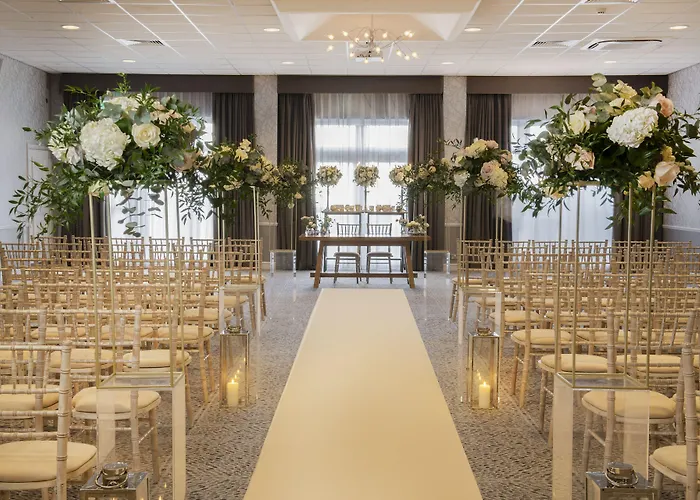 Hotel North Lakes And 4*